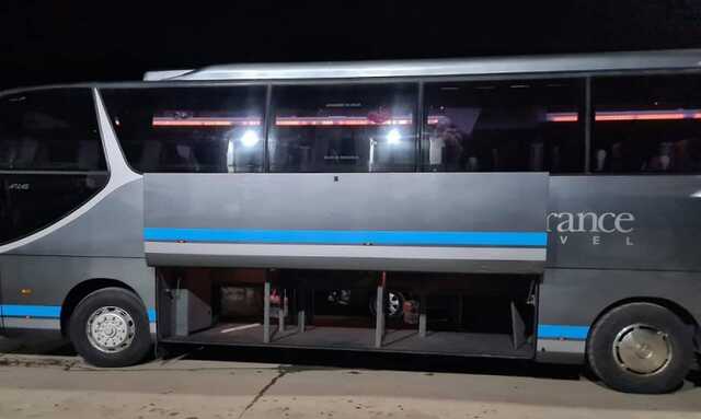 На Закарпатті водій сховав в автобусі 150 тисяч пачок цигарок