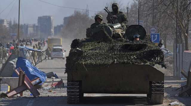 У Маріуполі з’явилася російська військова техніка з новими загадковими знаками