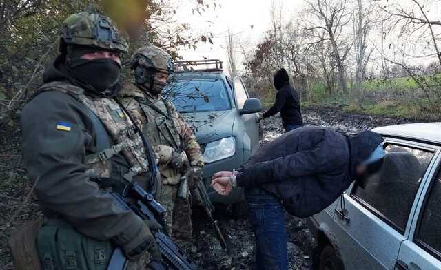 На Миколаївщині чоловік намагався продати ящик гранат, вогнемет та гранатомет