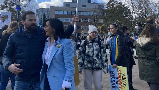 Міністр оборони Канади Ананд взяла участь у мітингу на підтримку України