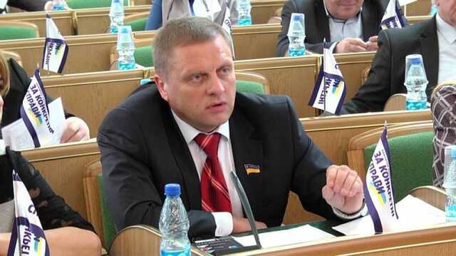 Ексдепутата з Хмельницького, засудженого за шахрайство, мобілізували до армії