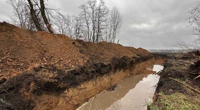 Бєлгородська "засічна смуга": в РФ показали будівництво укріплень на кордоні з Україною