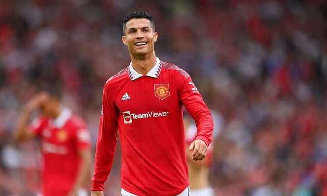 "Манчестер Юнайтед" розірвав контракт з Кріштіану Роналду
