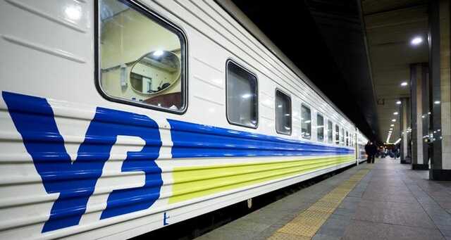 УЗ попереджає про затримку десятків потягів: Деякі запізнюються на 12 годин