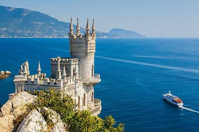 Зеленський заявив, що готовий розглянути варіанти невійськового повернення Криму, однак є важливе "але"