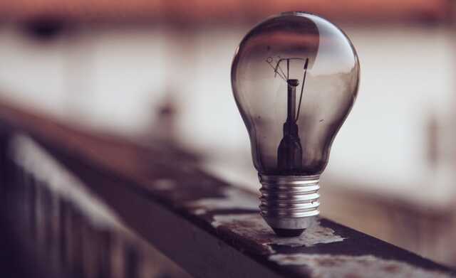 Отключение света будет продолжаться: энергетики заявили о дефиците тока в Украине