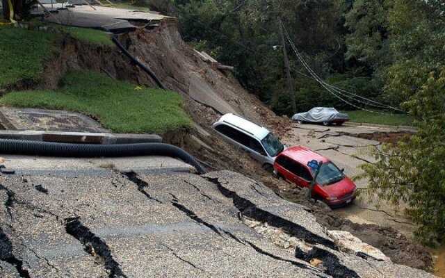 Из-за оползня на итальянском острове десятки человек пропали без вести