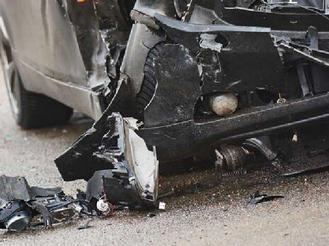 На околиці Харкова мікроавтобус зіткнувся з легковим автомобілем, є жертви