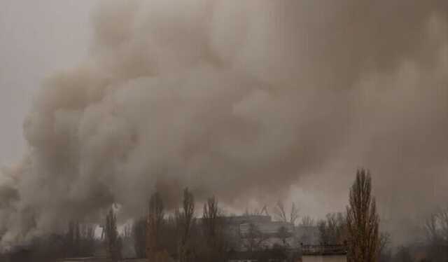 Оккупанты нанесли удар по Запорожью: попали в инфраструктурный объект, вспыхнул пожар