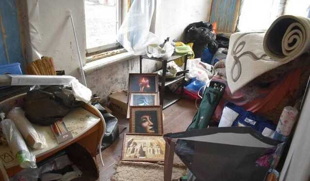 На Харківщині знайшли склад накраденого окупантами майна: серед традиційних пралок і унітазів – картини