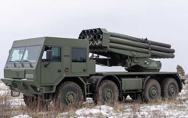 Удачно работает по тылам оккупантов: ВСУ показали РСЗО Буревий в действии