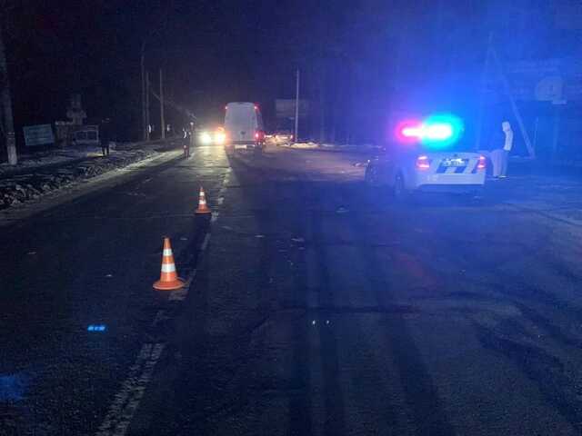 На Київщині легковик на неосвітленій ділянці дороги збив на смерть пішохода