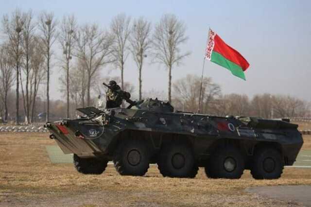 Знову привиділися терористи: Білорусь переміщує війська вздовж кордону з Україною