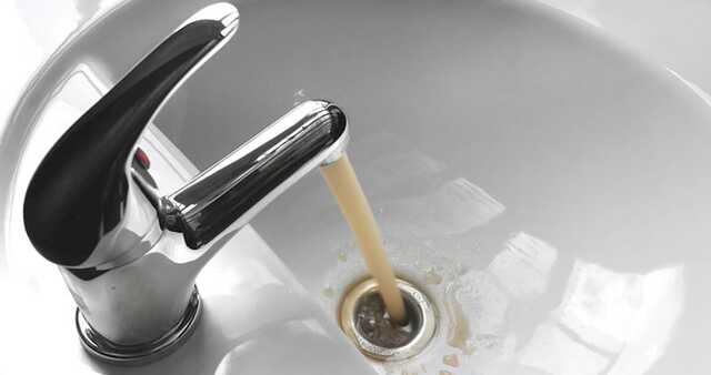 У Миколаєві бояться комунальної катастрофи через солону воду в трубах