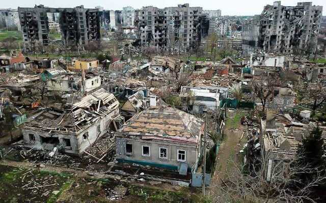 По одному в день. Оккупанты продолжают разрушать дома в Мариуполе