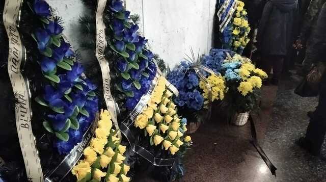 У Черкасах прощаються з поліцейськими, які підірвалися на каскаді ворожих мін на Херсонщині