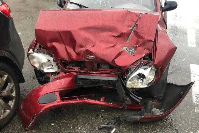 На Київщині зіткнулися два легковики: є постраждалі