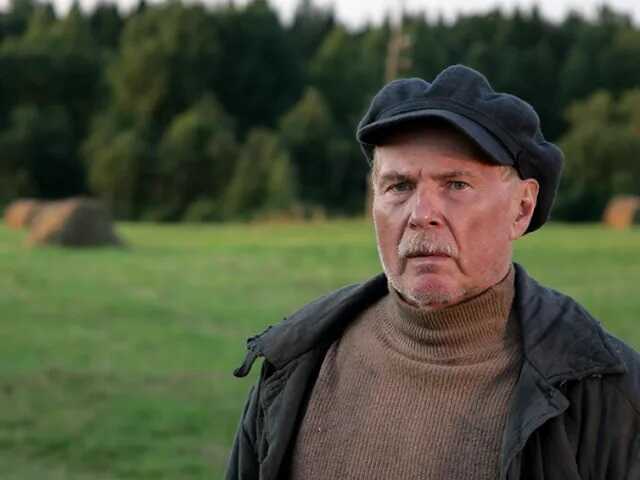 Звезда "Дальнобойщиков" Гостюхин отрекся от дочери и сестры из-за "антироссийских речей"