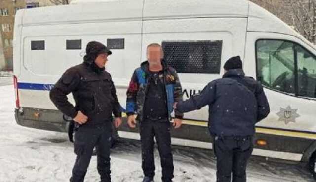 Під час застілля захмелілий садист побив і зґвалтував свою хрещеницю