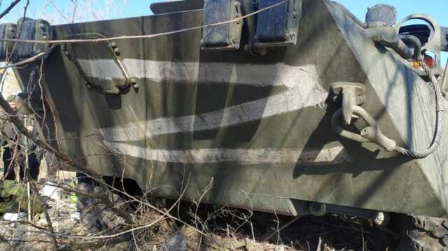 На Донеччині п’яний окупант на БТР спровокував ДТП