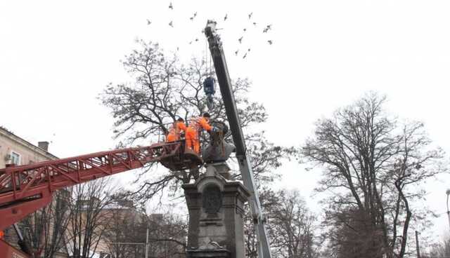 Горький піде слідом: в Дніпрі демонтували пам’ятники Пушкіну та Дубініну