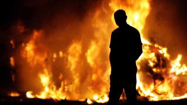 У Жовкві чоловіку, який спалив авто співмешканки, дали умовний строк