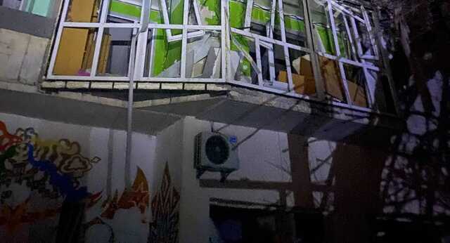 Обстріл Херсона з артилерії: ЗС РФ потрапили до житлового будинку, є постраждалі