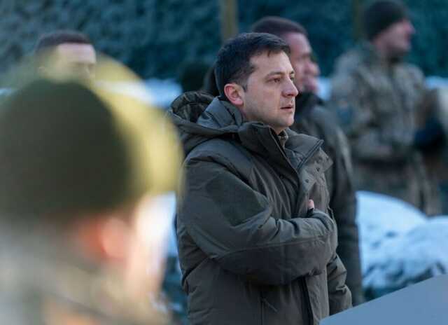 Зеленський прибув із візитом до Бахмута: поспілкувався із захисниками й вручив нагороди