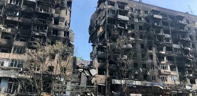 Окупанти перетворили Маріуполь на мертве місто: місцеві мешканці показали масштаб руйнувань