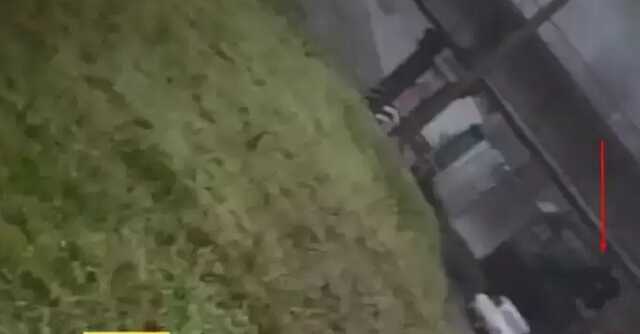 Когда ума не хватает: у оккупантов застрял Бук под железнодорожным мостом