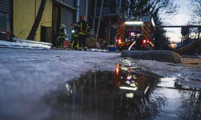 У Києві на підприємстві стався вибух невідомої речовини