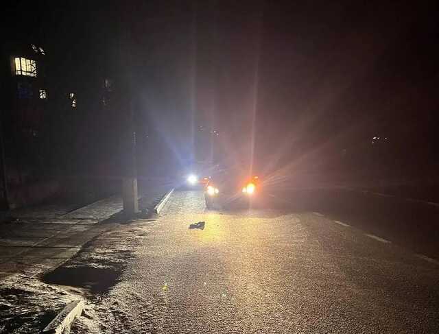 На Київщині Mercedes збив на смерть жінку-пішохода