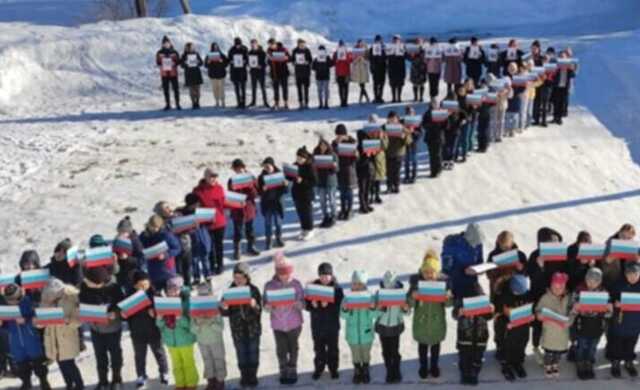 В России школьников будут учить стрелять из автомата Калашникова и бросать гранаты