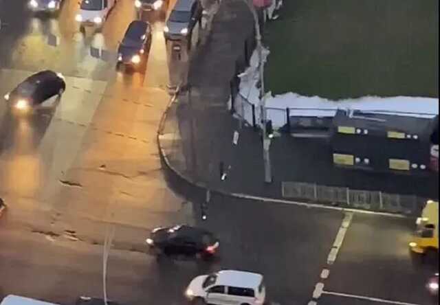 У Києві біля радіоринку вантажний мікроавтобус збив на смерть пішохода