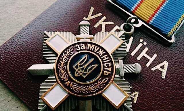 Зеленський відзначив нагородами 276 захисників України, з них 51 - посмертно