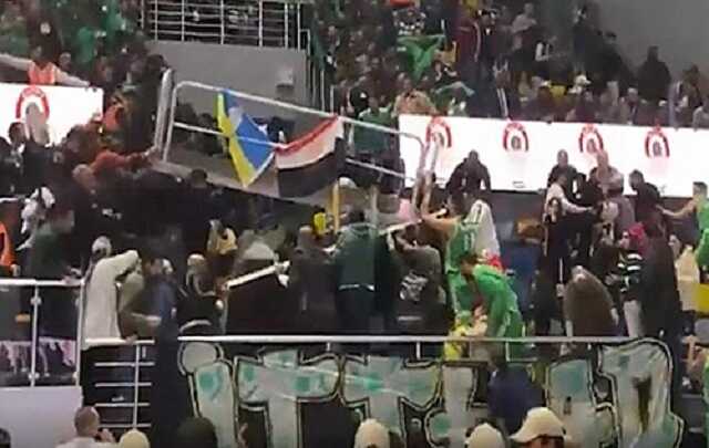 У Єгипті під час баскетбольного матчу обрушилася трибуна з уболівальниками, десятки постраждалих