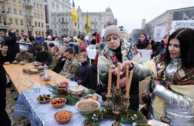 У Києві на Софійській площі провели акцію на підтримку захисників Маріуполя