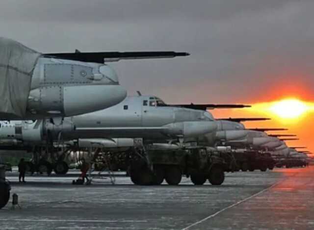 В Енгельсі знову тривога після ранкової "бавовни", ЗМІ повідомили про евакуацію літаків