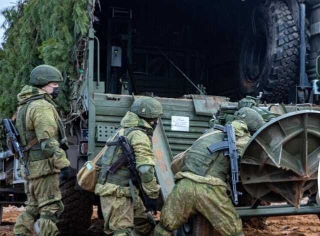 Зрізали навіть арки й антени: під Мелітополем кадировці пограбували село – ЗМІ