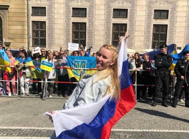 Скандальна російська блогерка, яка тероризувала українців у Німеччині, повернулася в РФ