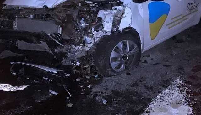 У Києві п’яний таксист на швидкості протаранив легковик
