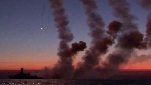 По всей Украине воздушная тревога, в Киеве взрывы