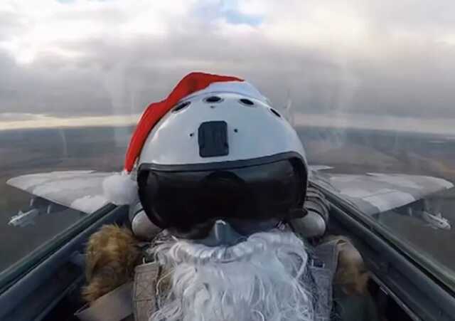 Украинские летчики показали новогоднее видео и тронули сеть