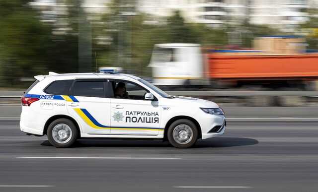 У мережі повідомляють про погоню зі стріляниною у Дніпрі: поліція переслідувала жінку