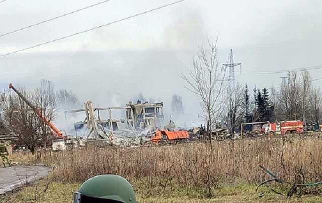 "Мізки з черевиків знімаємо": мобіки після удару по них HIMARS у Макіївці