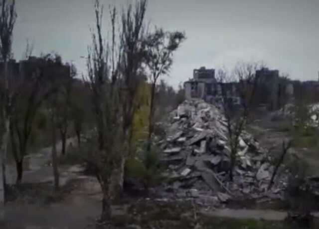 Оккупанты превращают Мариуполь в декорации к апокалипсису: улицы больше не узнать