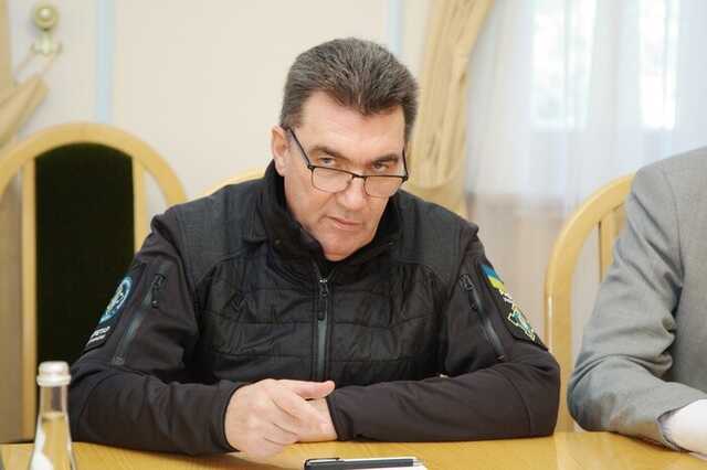 Данілов різко прокоментував позицію Шольца щодо передачі Україні танків Leopard 2