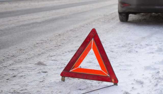 З’явилося відео, як в Одесі автомобіль збив жінку та дитину