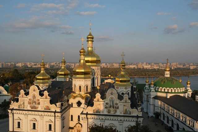 УПЦ МП звинуватила ЗМІ у «черговому фейку» про різдвяну літургію Епіфанія у Лаврі