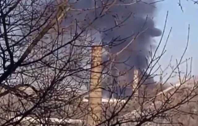 В Донецке "хлопок": в районе металлопрокатного завода, поднялся черный дым